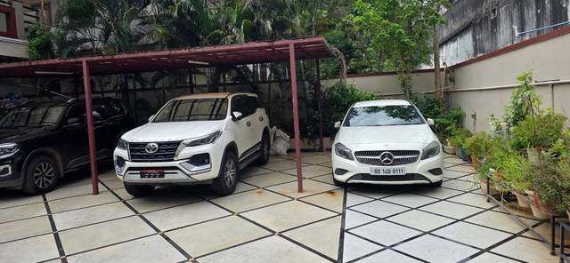https://images10.gaadi.com/usedcar_image/4635454/original/processed_a4c7189d-2c9d-411b-ae9c-103c4ab29fdc.jpg?imwidth=6402