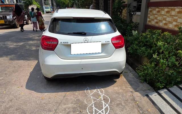 https://images10.gaadi.com/usedcar_image/4635454/original/processed_d21d41f7-85c8-4d97-b7b2-36f8beec2442.jpg?imwidth=6401