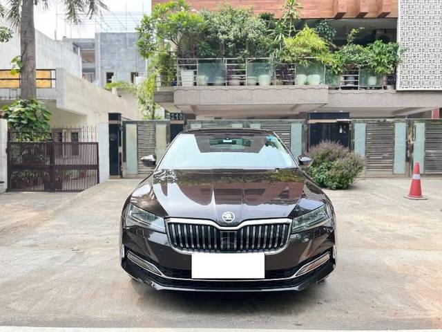 https://images10.gaadi.com/usedcar_image/4635464/original/processed_c6a82e42-c370-40ce-b737-37281d022b52.jpeg?imwidth=6401