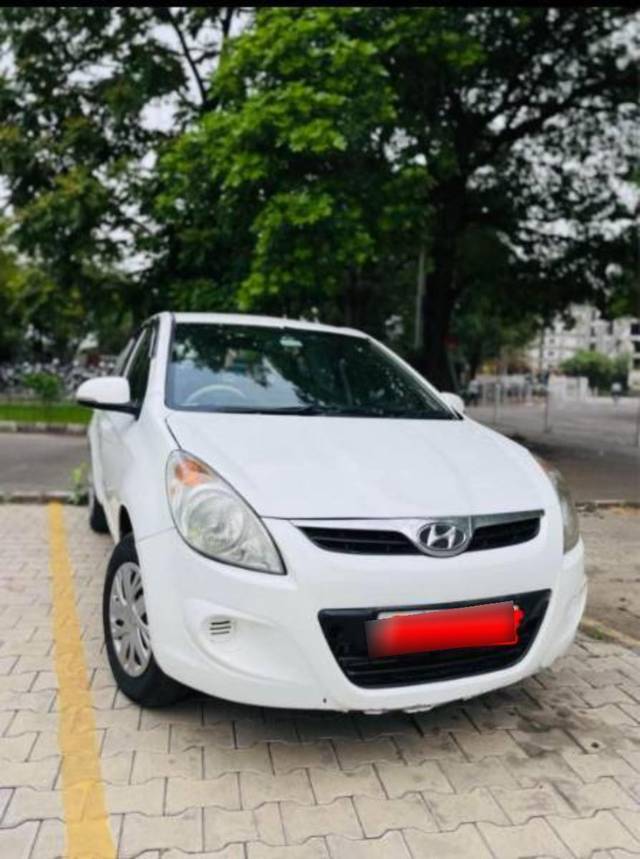 https://images10.gaadi.com/usedcar_image/4635479/original/processed_6afc15c8-0add-4135-a9c8-b575a820c087.jpg?imwidth=6400
