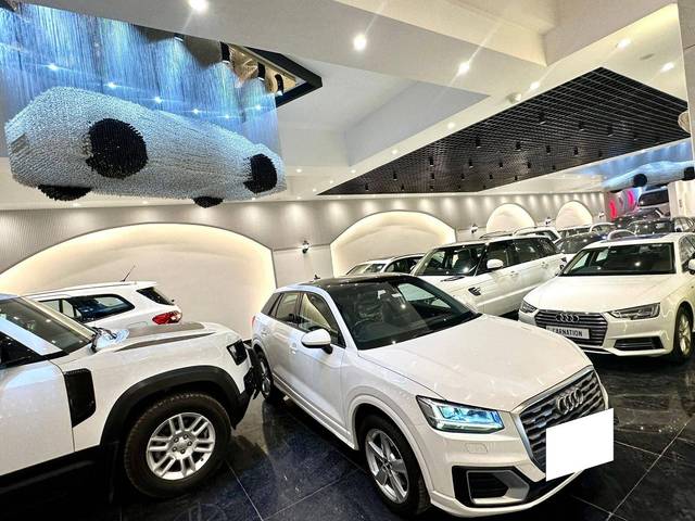 https://images10.gaadi.com/usedcar_image/4635484/original/processed_e52a0ea4afe7ad6b8fdf02f41205770e.jpg?imwidth=6400