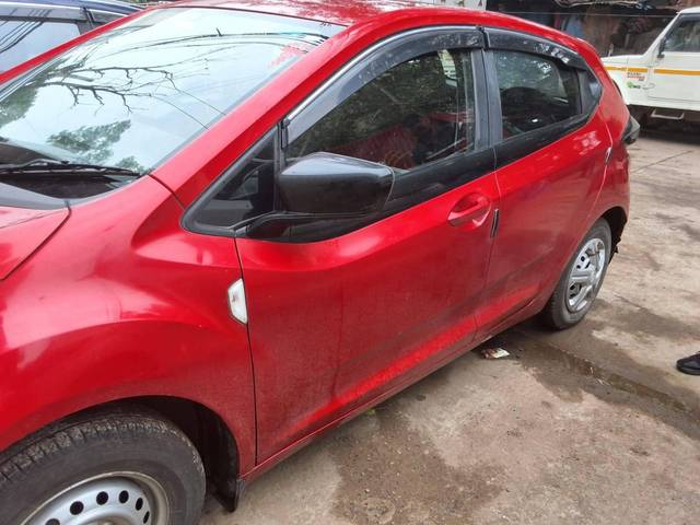 https://images10.gaadi.com/usedcar_image/4635500/original/processed_b005fa55-6e05-4b64-b6f4-0623ab695f1f.jpg?imwidth=6402
