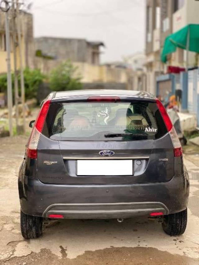 https://images10.gaadi.com/usedcar_image/4635532/original/processed_9dfb2822-5696-40dc-b8de-4ee4338336b2.jpeg?imwidth=6401
