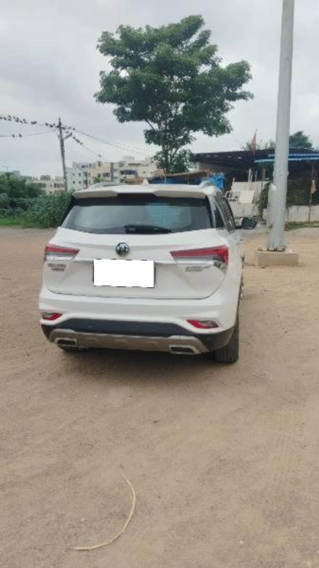 https://images10.gaadi.com/usedcar_image/4635540/original/processed_f0845168-93cf-4680-9fb3-310354ccd2b9.jpg?imwidth=6401