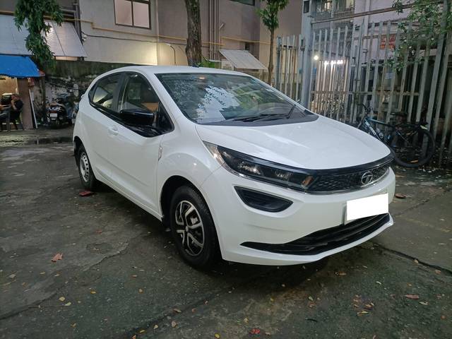 https://images10.gaadi.com/usedcar_image/4635545/original/processed_4d937b605a86c758ec2d0db54a394c63.jpg?imwidth=6400
