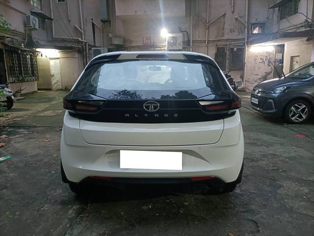 https://images10.gaadi.com/usedcar_image/4635545/original/processed_a56a29296a212ca6aa47988b1bd08057.jpg?imwidth=6401