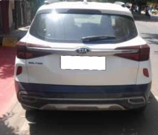 https://images10.gaadi.com/usedcar_image/4635638/original/processed_d7b1e1cd-57ef-4865-813b-90c3e080a185.jpeg?imwidth=6401