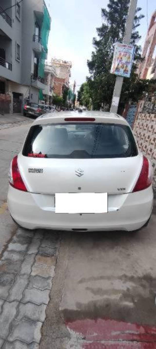 https://images10.gaadi.com/usedcar_image/4635651/original/processed_d81d92ea-818e-438b-a62c-4b72a5b38577.jpg?imwidth=6400