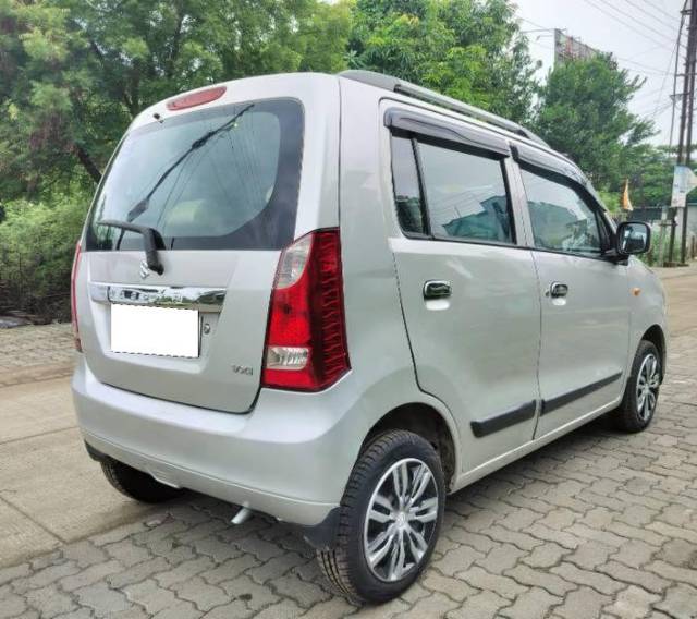 https://images10.gaadi.com/usedcar_image/4635679/original/processed_e97ff13a-5004-46c0-8f6b-a5ff5f6e438a.jpg?imwidth=6402