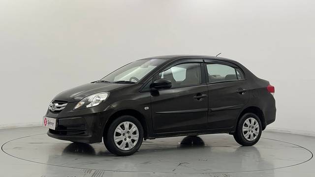 https://images10.gaadi.com/usedcar_image/4635742/original/815bf43970f887c63cde183b36e405ec.JPG?imwidth=6400