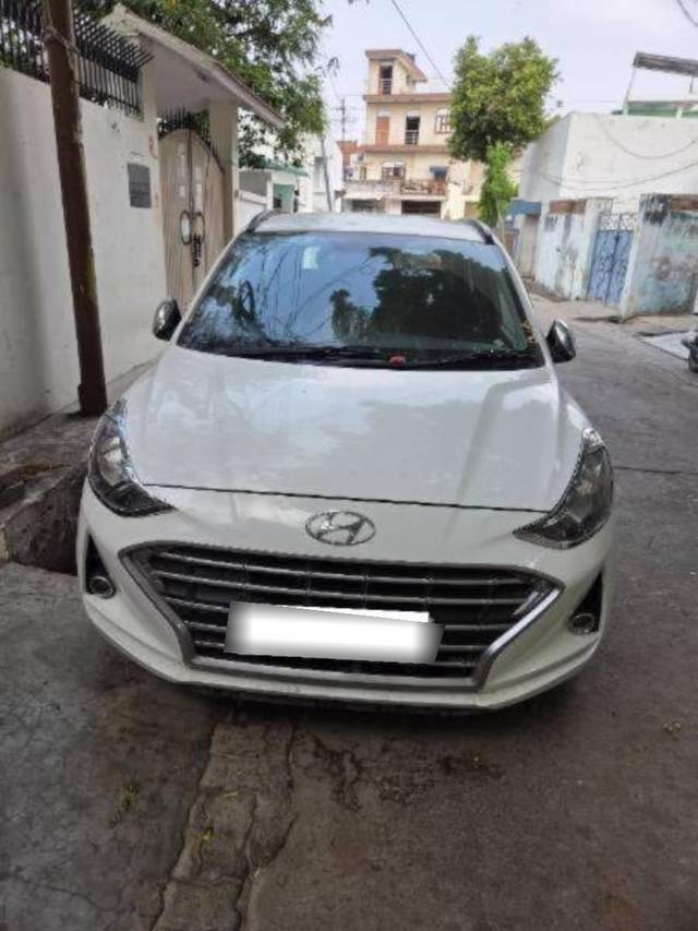 https://images10.gaadi.com/usedcar_image/4635743/original/processed_processed_f0a5b596-33de-4727-b064-c145db657b10.jpg?imwidth=6402