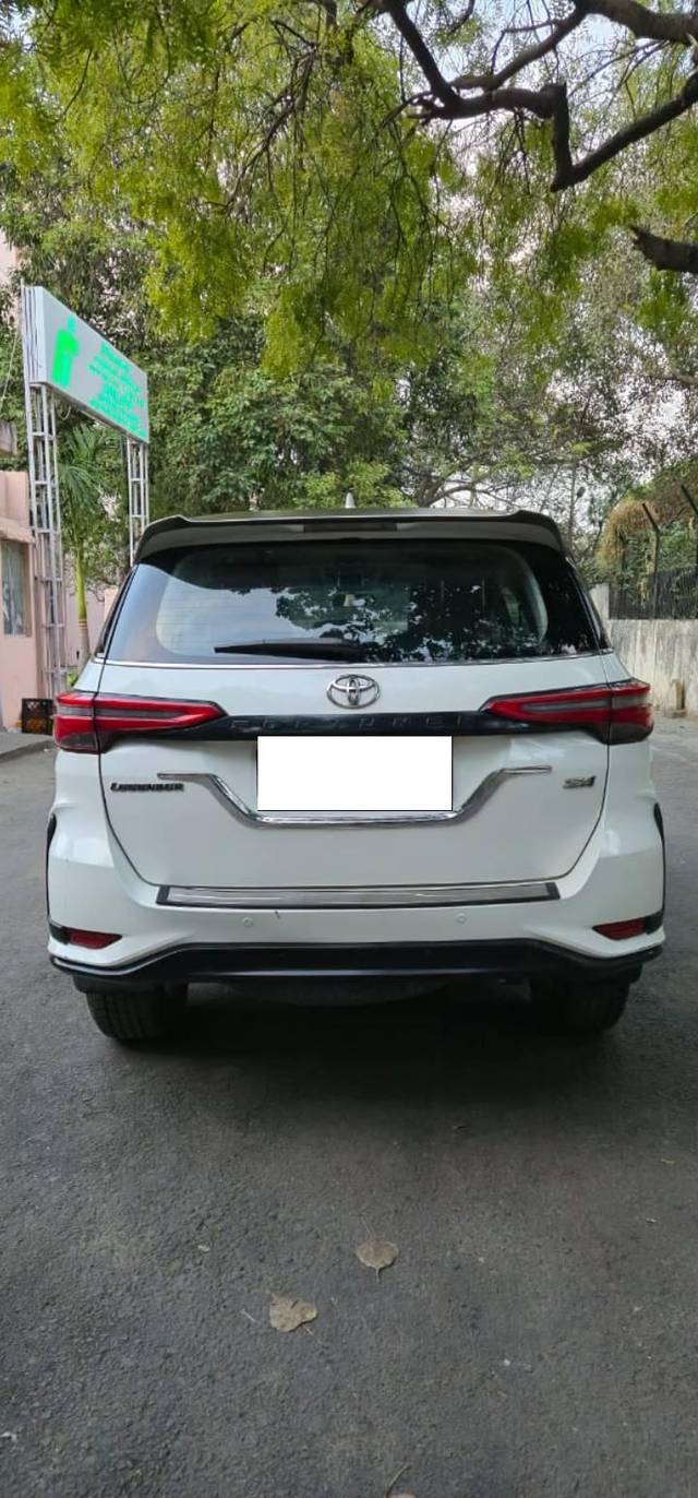 https://images10.gaadi.com/usedcar_image/4635781/original/processed_d80d0ced8f5a844478a3cd040cd7adad.jpg?imwidth=6401