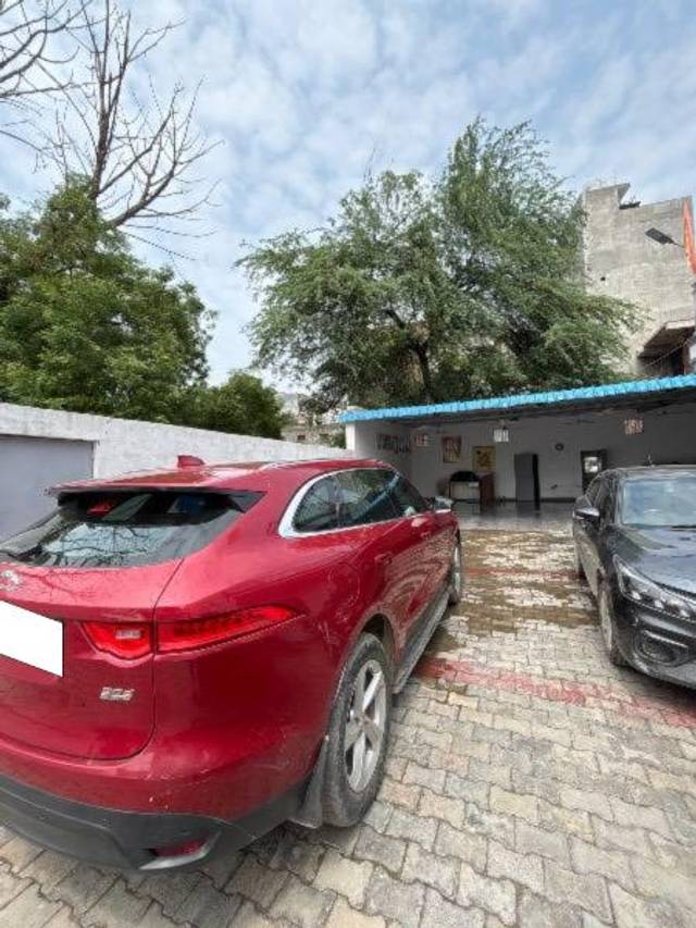 https://images10.gaadi.com/usedcar_image/4635789/original/processed_8db664d2-7ba2-49ef-9041-1896357b3e65.jpeg?imwidth=6401