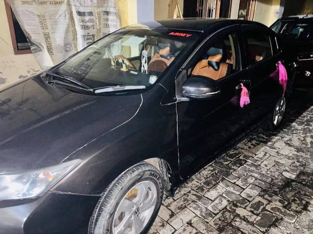 https://images10.gaadi.com/usedcar_image/4635847/original/processed_1676dd87-376e-4f6d-86f5-76f7e9391c59.jpeg?imwidth=6400