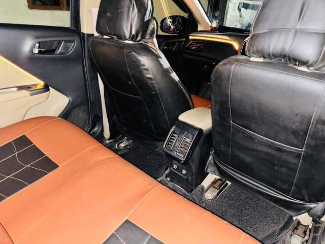 https://images10.gaadi.com/usedcar_image/4635847/original/processed_2f2335f1-6b0d-438b-baac-2e1a8aedbdb0.jpeg?imwidth=6402