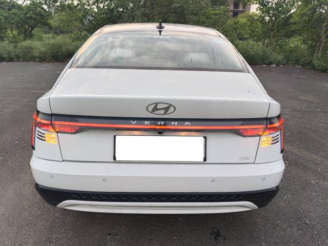 https://images10.gaadi.com/usedcar_image/4635850/original/processed_416aef69ed5008249f8b1142cb0afaa4.jpg?imwidth=6402