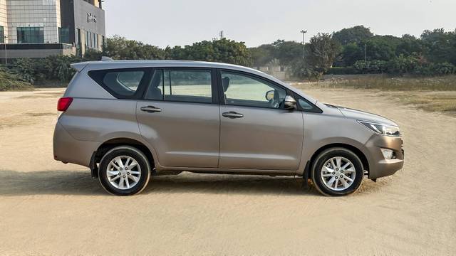 https://images10.gaadi.com/usedcar_image/4635854/original/processed_21add809e925ee0c60d4cf7a76602601.JPG?imwidth=6401
