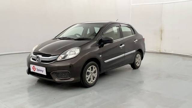 https://images10.gaadi.com/usedcar_image/4635868/original/2f0e8c77fe9ab262b8ed17ae9aad563b.JPG?imwidth=6400