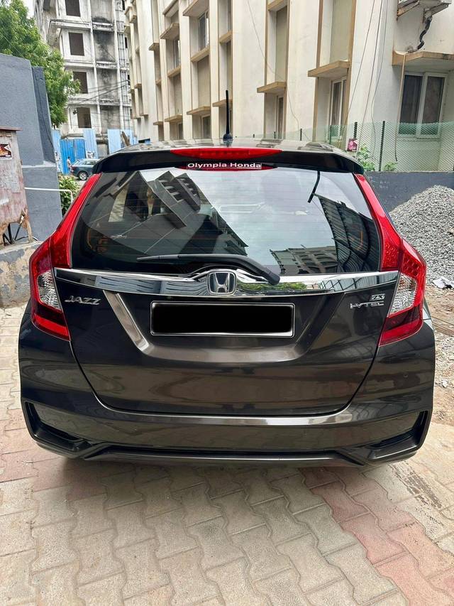 https://images10.gaadi.com/usedcar_image/4635871/original/processed_714b348fba1bed15a3f371a95acf8c91.jpg?imwidth=6401