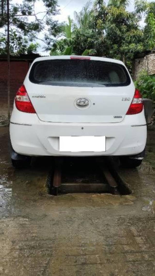 https://images10.gaadi.com/usedcar_image/4635878/original/processed_b733818b-5b77-423c-aecc-b10fff50baee.jpg?imwidth=6401