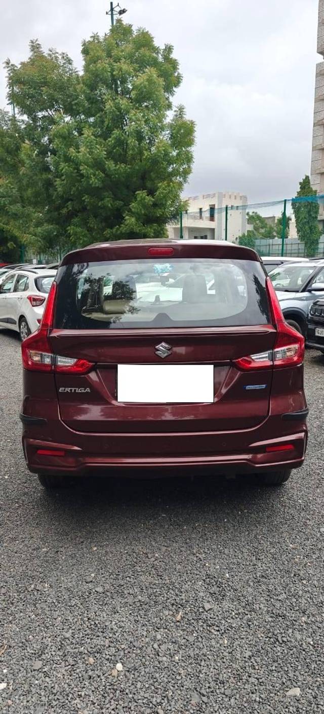 https://images10.gaadi.com/usedcar_image/4635888/original/processed_8f1e5e08d6c2f1bc1e912ef72381c5da.jpg?imwidth=6402