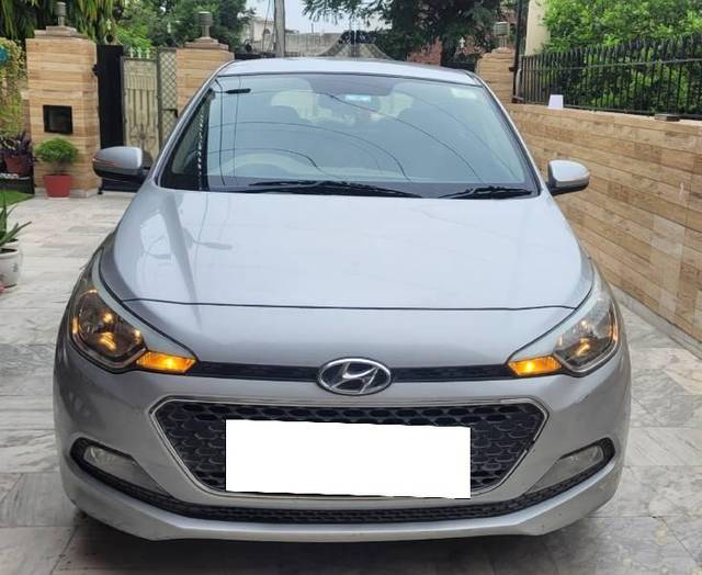 https://images10.gaadi.com/usedcar_image/4635892/original/processed_c9218ecd-cc6f-4426-829c-8a19f1cc512b.jpg?imwidth=6400