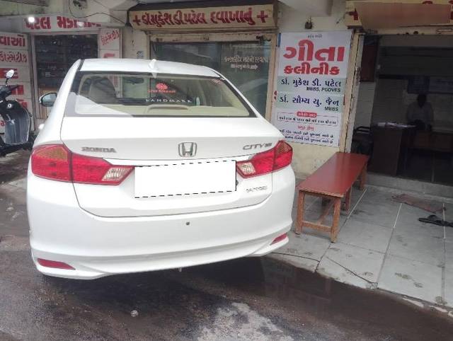 https://images10.gaadi.com/usedcar_image/4635905/original/processed_c2955650-7c37-4599-88e2-0c513f0af79b.jpeg?imwidth=6401