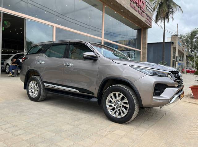 https://images10.gaadi.com/usedcar_image/4635908/original/processed_62f6343d692bba3bb74754aef58fdb68.jpg?imwidth=6400