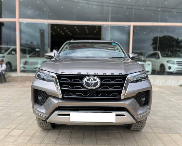 https://images10.gaadi.com/usedcar_image/4635908/original/processed_e6962a767c6924abee0311772ae371b9.jpg?imwidth=6402