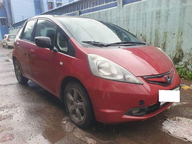 https://images10.gaadi.com/usedcar_image/4635938/original/processed_e747dc2d9e60a8b0e751448d9d8534bb.jpg?imwidth=6400