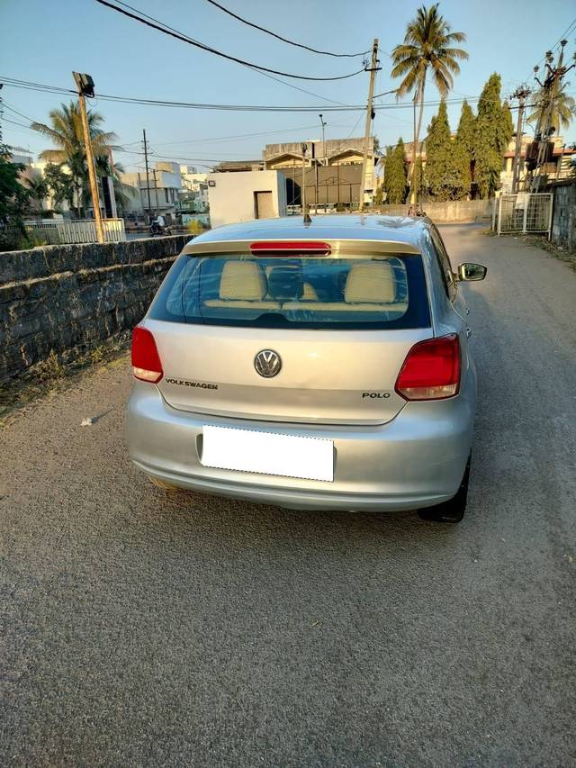 https://images10.gaadi.com/usedcar_image/4635940/original/processed_d39fa7962e31b18ecca608de120c09d8.jpg?imwidth=6402