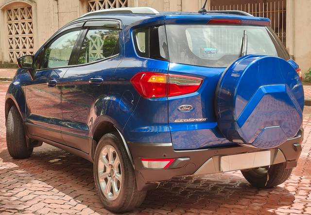 https://images10.gaadi.com/usedcar_image/4635943/original/processed_27fba0e166f6ebe5ed7fb5582f9daa4f.jpg?imwidth=6402