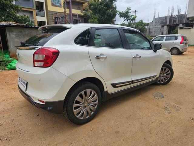 https://images10.gaadi.com/usedcar_image/4635952/original/processed_254a1352928f9728578e88b1c6609718.jpg?imwidth=6402