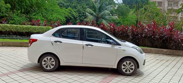 https://images10.gaadi.com/usedcar_image/4635956/original/processed_cf368193fcfa29539ffa3b2c995ff7de.jpg?imwidth=6401