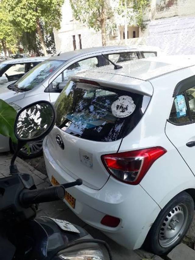 https://images10.gaadi.com/usedcar_image/4635964/original/processed_1294c36a-302a-4f38-b3b2-9b6dda62eacc.jpg?imwidth=6402