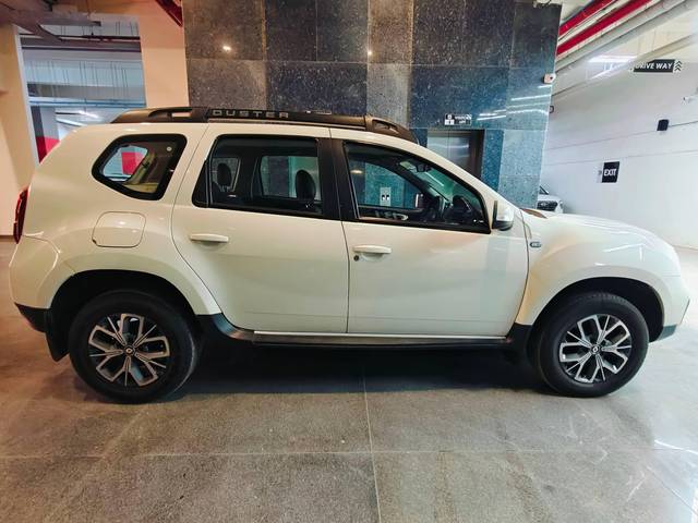 https://images10.gaadi.com/usedcar_image/4635970/original/processed_01a8ecd25eae265b5850176b0ba80a36.jpg?imwidth=6401