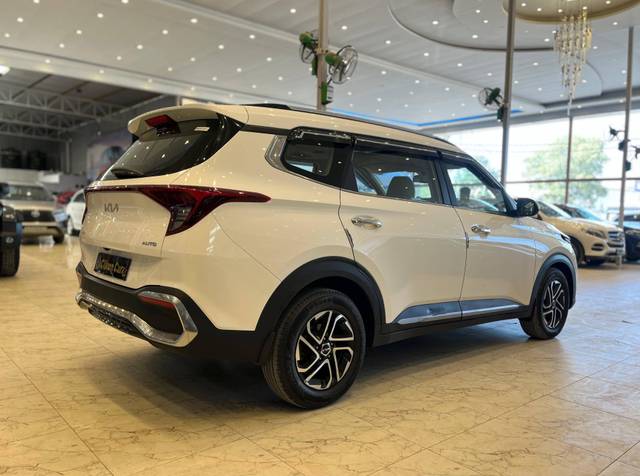 https://images10.gaadi.com/usedcar_image/4636009/original/processed_40daf167d029d1bbaf4753e1dd8f7c62.jpg?imwidth=6401