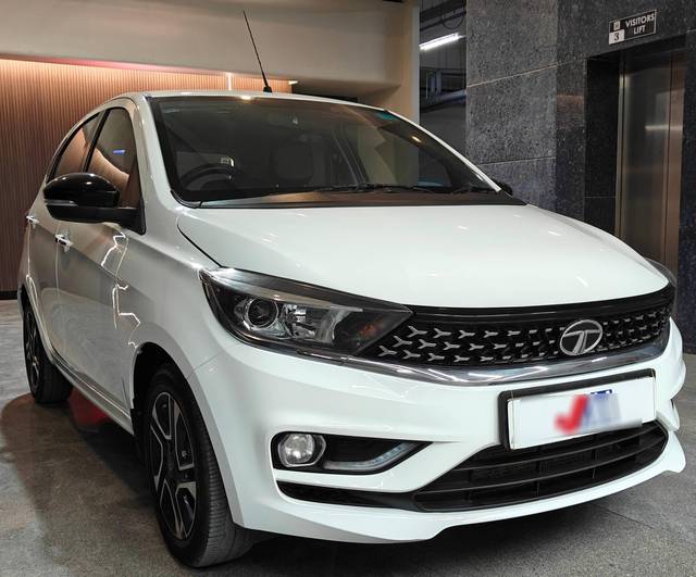 https://images10.gaadi.com/usedcar_image/4636016/original/processed_2516a3de3c9633ea18004f59e9f7c0ec.jpg?imwidth=6400
