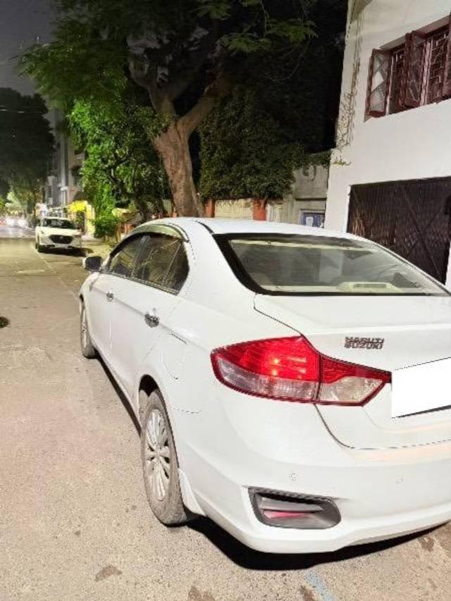 https://images10.gaadi.com/usedcar_image/4636025/original/processed_bd7d6867-d04f-4fb8-b1af-f3ad9344ba8e.jpeg?imwidth=6402