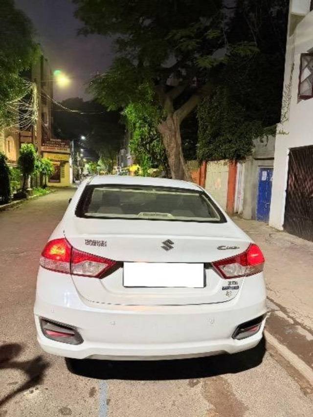 https://images10.gaadi.com/usedcar_image/4636025/original/processed_fcb50627-14d5-4d17-baa2-02bfcac3bbf2.jpeg?imwidth=6401
