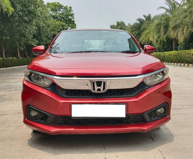 https://images10.gaadi.com/usedcar_image/4636032/original/processed_2138f6f37cbfda1d5c8c97671567b812.jpg?imwidth=6402