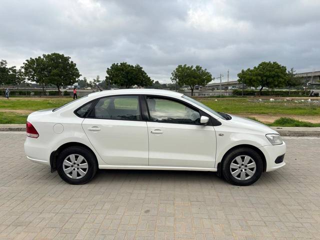https://images10.gaadi.com/usedcar_image/4636037/original/8ba1ed54a6ad06940b8c361dbf394bc4.jpg?imwidth=6401