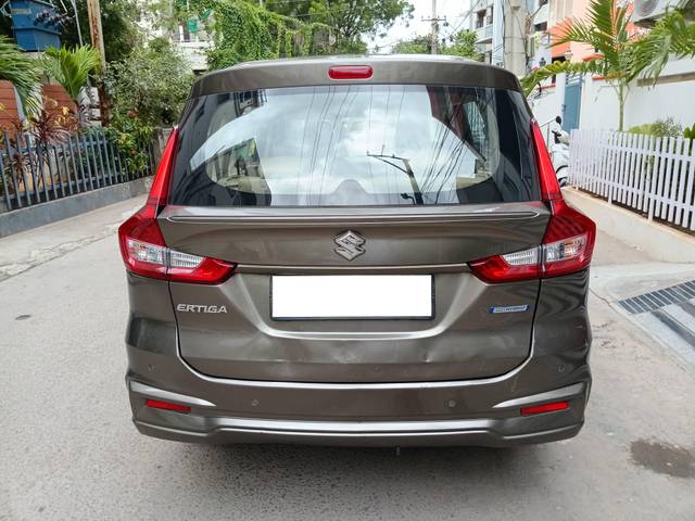 https://images10.gaadi.com/usedcar_image/4636039/original/processed_8fff7d6300c76bf804cf3762d206c10a.jpg?imwidth=6402