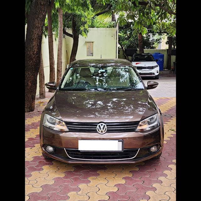 https://images10.gaadi.com/usedcar_image/4636049/original/processed_4c35ea9c5baeba3f4d49cb8cc3a1302a.jpg?imwidth=6402