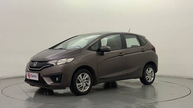 https://images10.gaadi.com/usedcar_image/4636052/original/7f1aacaf954bf9730d6e42fe07db3f8d.JPG?imwidth=6400