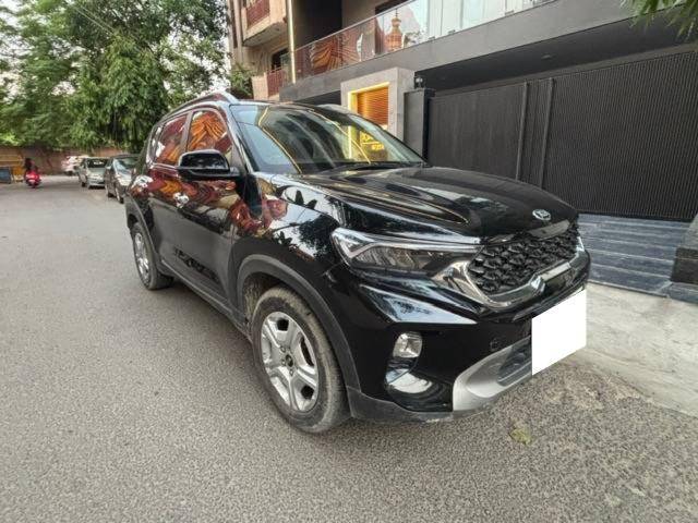 https://images10.gaadi.com/usedcar_image/4636075/original/processed_6a19c0a4eb146c420abb559e9b61a45b.jpg?imwidth=6400