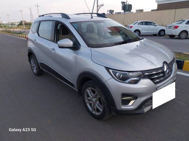 https://images10.gaadi.com/usedcar_image/4636080/original/processed_8965e41864d59a2e5f81f3e0e12adbbe.jpg?imwidth=6400