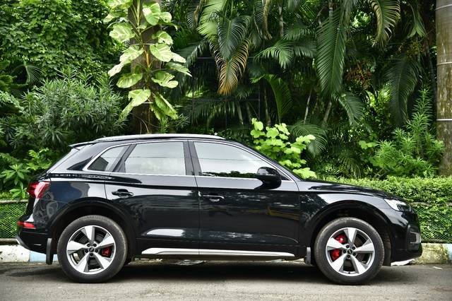 https://images10.gaadi.com/usedcar_image/4636083/original/b338cecc61f4d21c33cf98b2fa4224f0.jpg?imwidth=6401