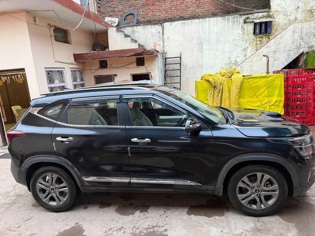 https://images10.gaadi.com/usedcar_image/4636093/original/processed_b60140b1-7b32-41e0-84f5-f522cb017107.jpeg?imwidth=6401