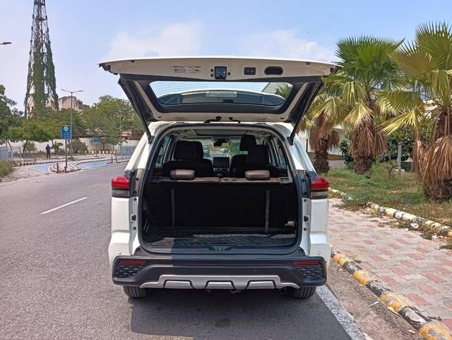 https://images10.gaadi.com/usedcar_image/4636096/original/processed_7d27ec2bb4eef13127df88eafad78e2e.jpg?imwidth=6402